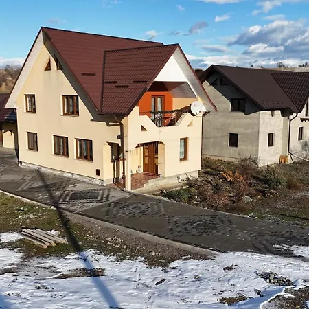 Villa Larisa *